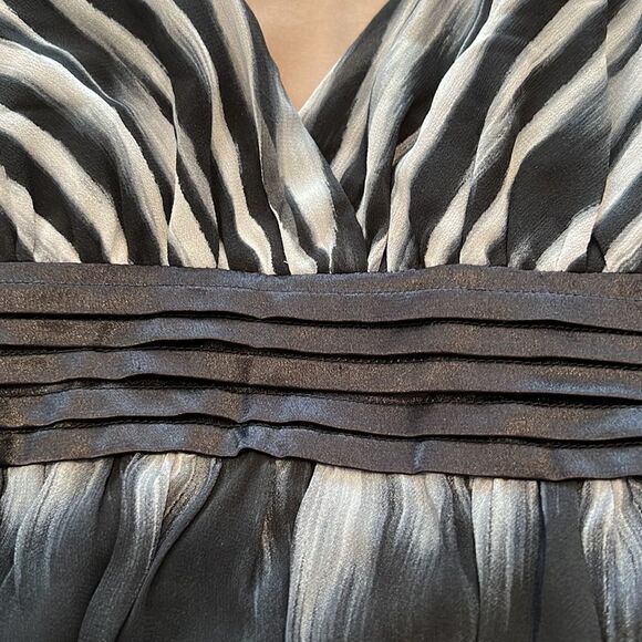 Forever 21 super cute black & white mini dress w/lavender around the bottom - Picture 6 of 16